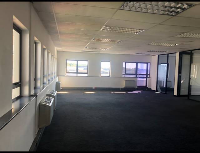 194M² OFFICE TO LET IN HYDE PARK